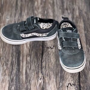 Toddler Girls size 9 black & cheetah vans